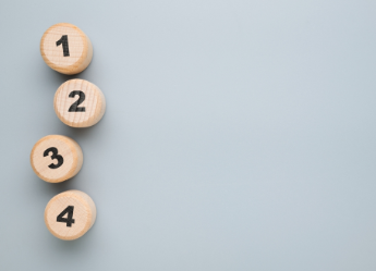 1 2 3 4 on wooden circles